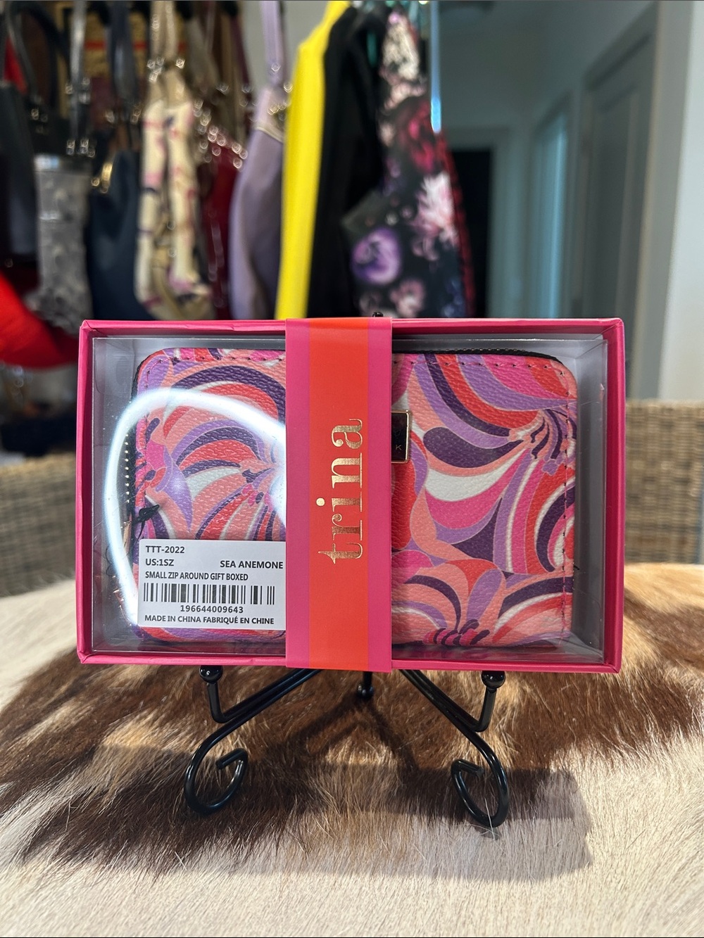 Trina Turk Pink & Purple Swirl Sea Anemone Zip Wallet 5”x 3.5” NWT - Picture 7 of 8